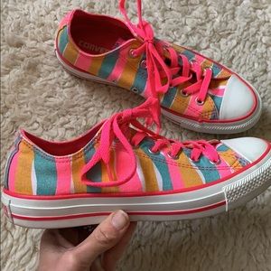 Women’s Converse Neon Stripe Size 8 Like New